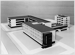Walter Gropius, model of the Bauhaus Dessau, reproduction, scale 1:100, 1965 - 1968, reproduction of a model from 1961  / Bauhaus-Archiv / Museum für Gestaltung / © VG Bild-Kunst, Bonn